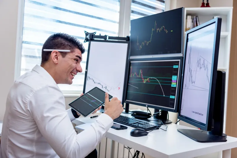 One Signal, Nine Problems: How Synchronized Agent Execution Turns Slippage Into a Portfolio Killer